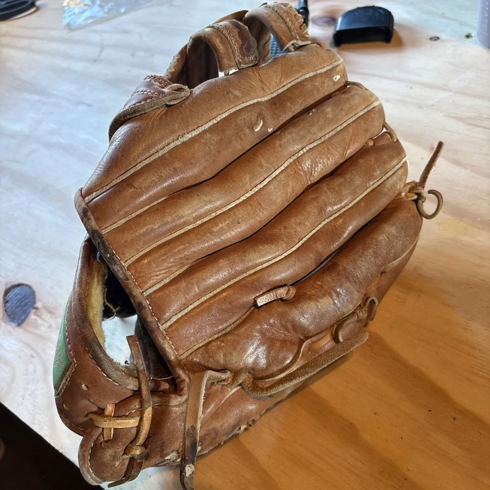 Dudley D-1000 Pro Model Baseball Softball Leather Glove Left Hand Throw